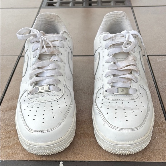 Nike Air Force 1 Men’s White Sneakers-8 - Picture 7 of 14